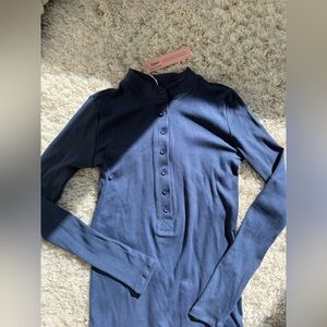 Qinsen navy blue ribbed top